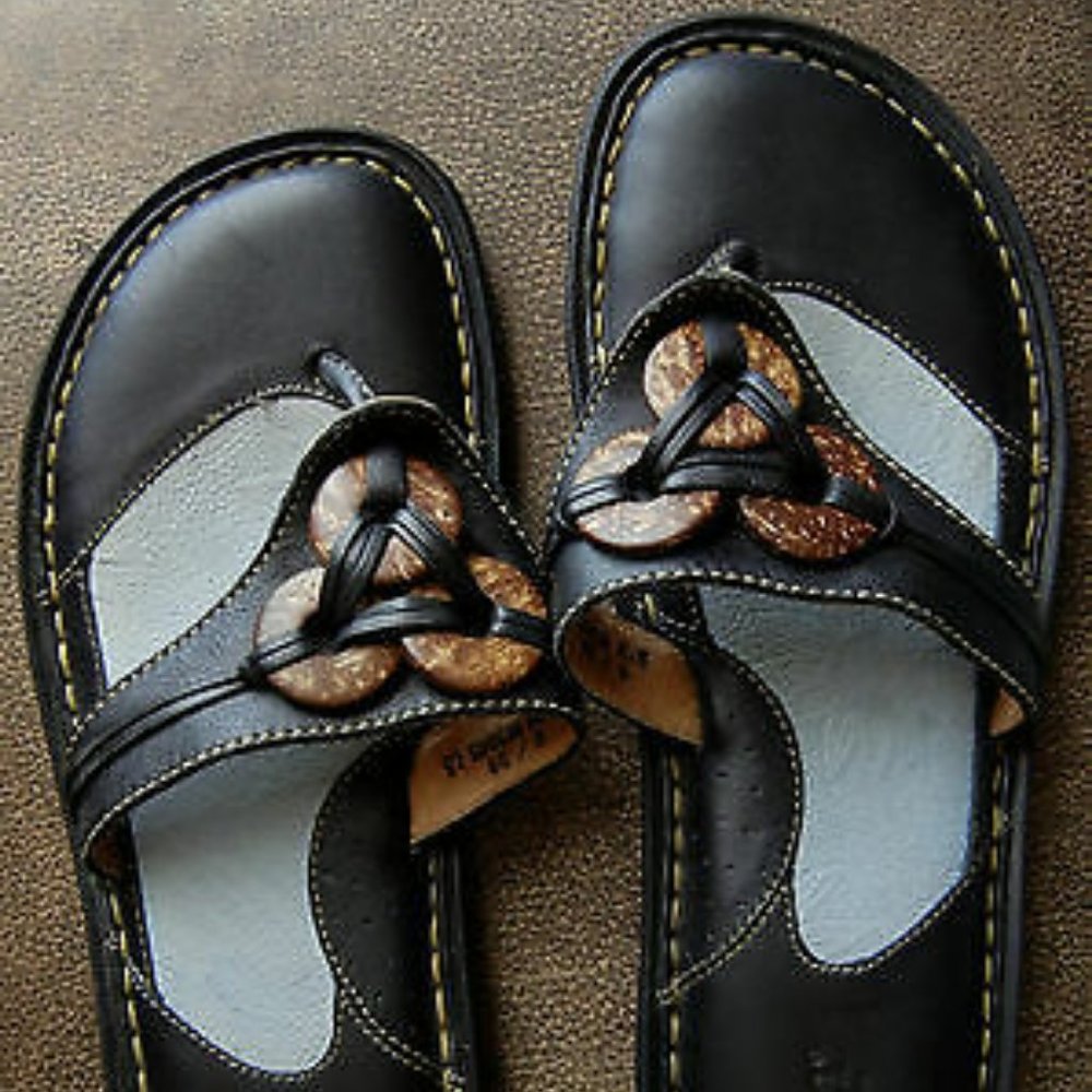 Born Sandals 8/39 BLK Adorned